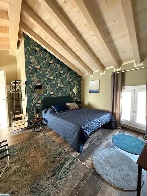 卡斯特努沃德加尔达 Locazione Turistica Sul Garda 2酒店 招待所